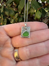 Load image into Gallery viewer, Green Sea Glass Silver Reticulated Pendant Necklace