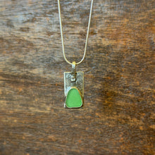 Load image into Gallery viewer, Seafoam Green Sea Glass Silver Reticulated Pendant Necklace