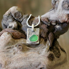 Load image into Gallery viewer, Green Sea Glass Silver Reticulated Pendant Necklace