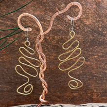 Load image into Gallery viewer, Golden Wave Wire Earrings

